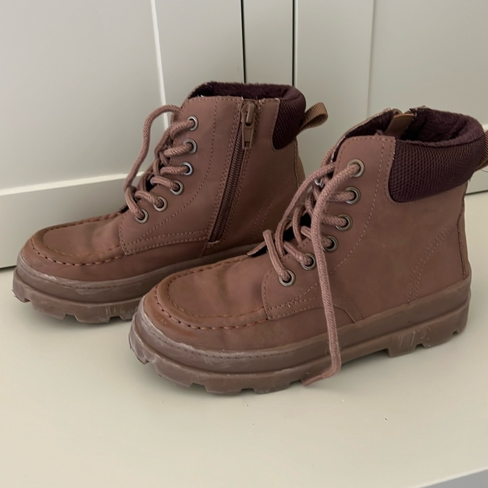 H&M boys boot sneakers